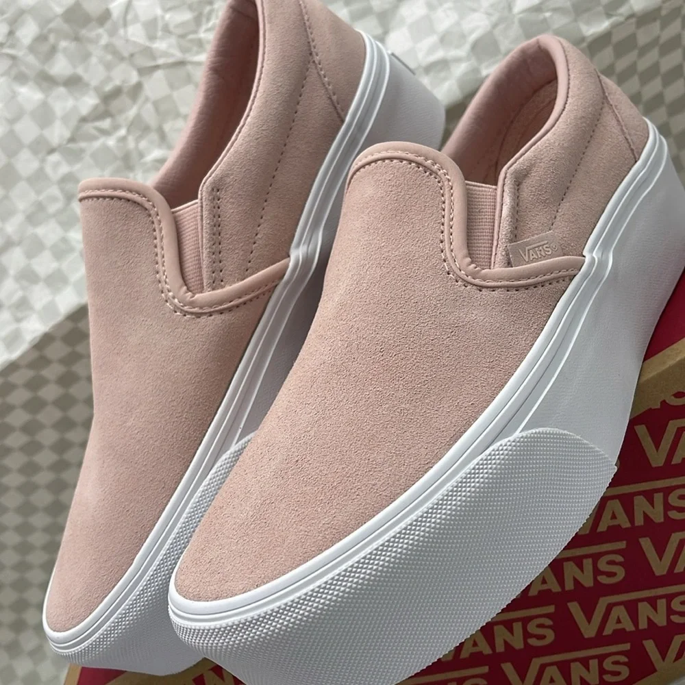 Vans WMNS Platform Sneakers Classic Slip-On Stackform
Mono Embroidery Rose Smoke - Picture 7 of 16